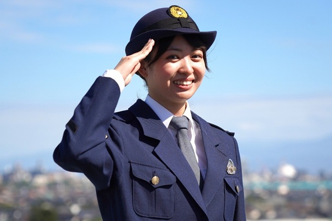 女性警察官