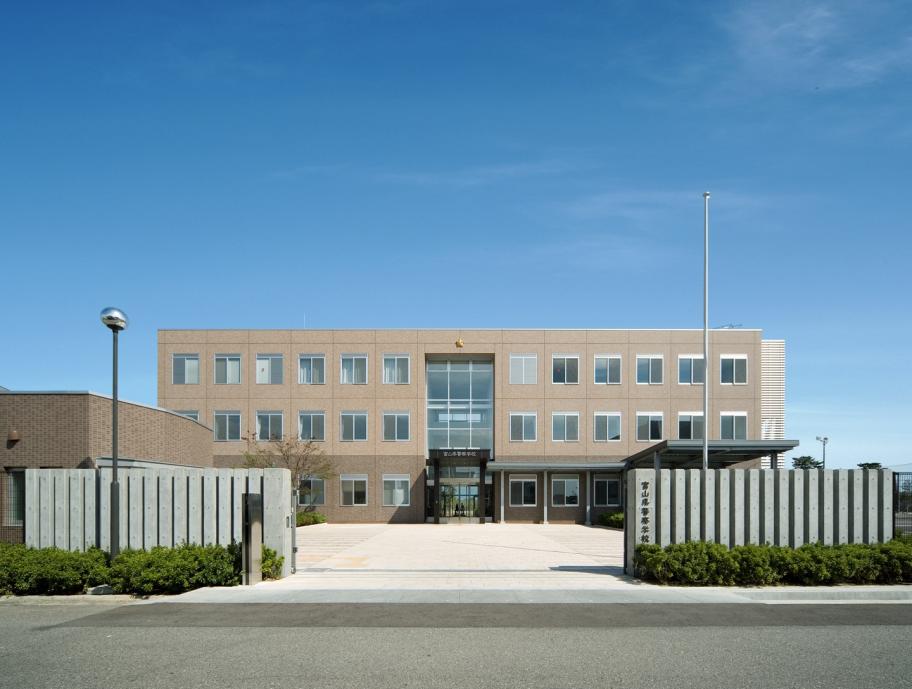 学校正面